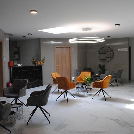 Waldstetten  Hotel Flora מראה חיצוני תמונה