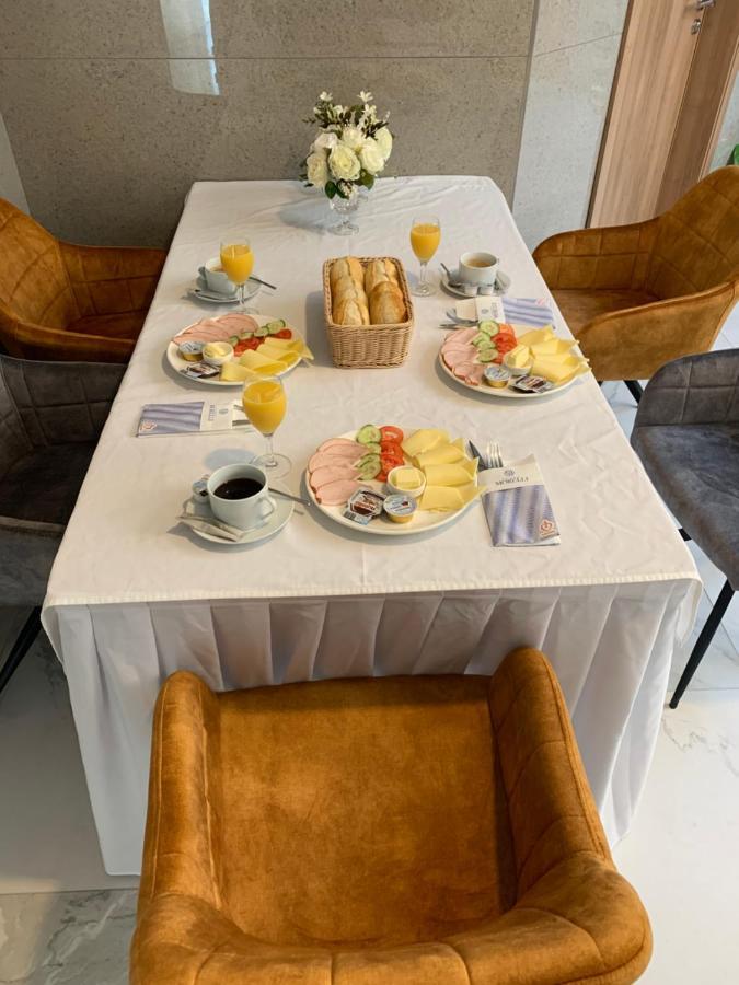 Waldstetten  Hotel Flora מראה חיצוני תמונה